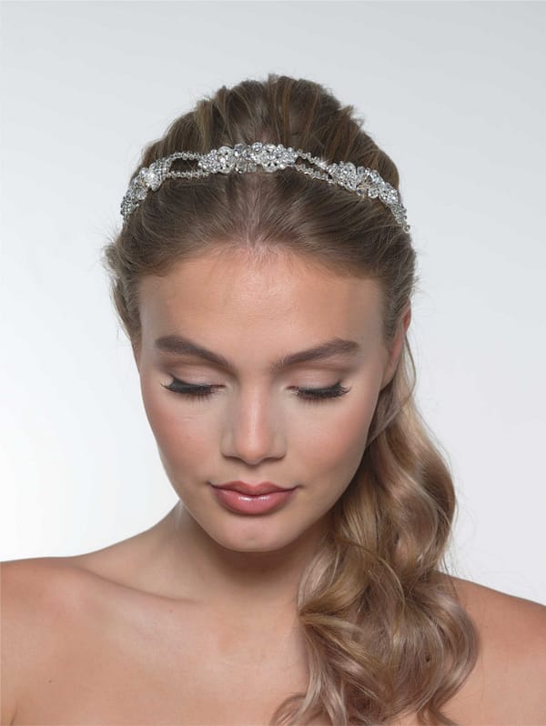 Νυφική στέκα | BB-245 Tiara